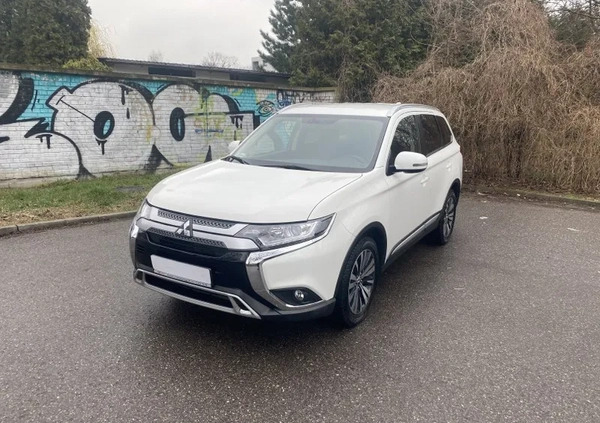 Mitsubishi Outlander cena 116500 przebieg: 20000, rok produkcji 2019 z Warszawa małe 562